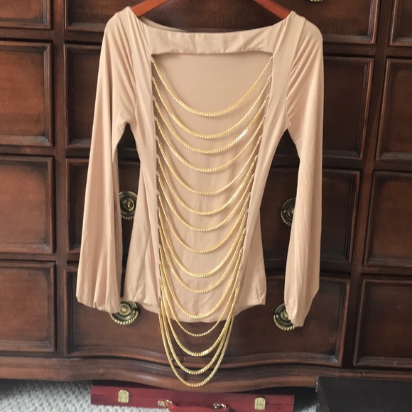 A one of a kind backless top by Savee - Picture 6 of 8